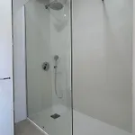 Nuevo Y Luminoso En El Corazon De شقة