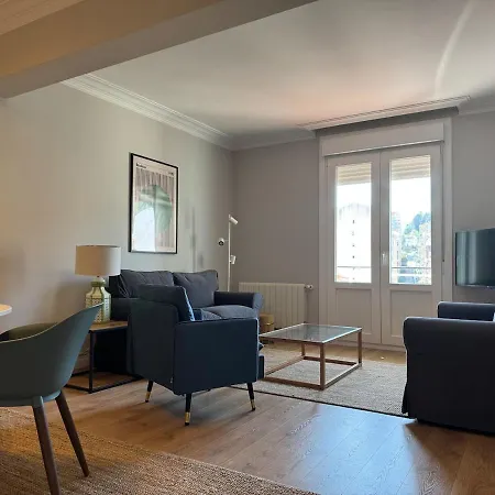 Nuevo Y Luminoso En El Corazón De Apartamento Vigo