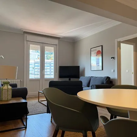Nuevo Y Luminoso En El Corazón De Apartamento
